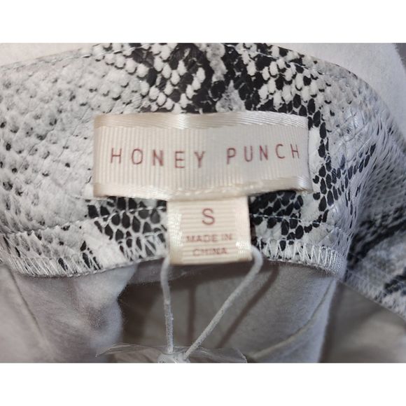 NWT Honey Punch Deep-V Snakeskin Pinafore Dress Size S - Picture 4 of 8